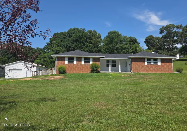 Homes for sale in Loudon, TN | 824 Poplar Springs Rd, Loudon, TN 37774 | MLS# 1346545