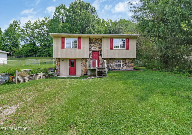 Homes for sale in Wartburg, TN | 106 Willow Creek Rd, Wartburg, TN 37887 | MLS# 1346542