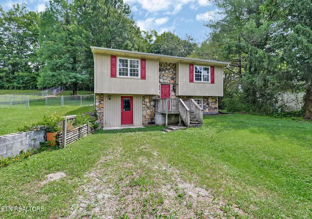 Homes for sale in Wartburg, TN | 106 Willow Creek Rd, Wartburg, TN 37887 | MLS# 1346542