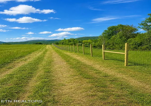 2nd image of 516 Petit Ln, Wartburg, TN 37887 | MLS# 1346571