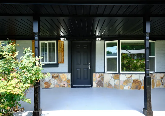 Photo 3 of Sale Pending at 560 Rudd Rd, Greenback, TN 37742 | MLS# 1346783 | Listing updated on 2026-09-25
