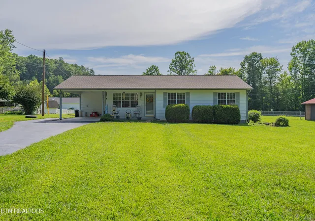 Homes for sale in Oliver Springs, TN | 210 Jackson Ln, Oliver Springs, TN 37840 | MLS# 1346880