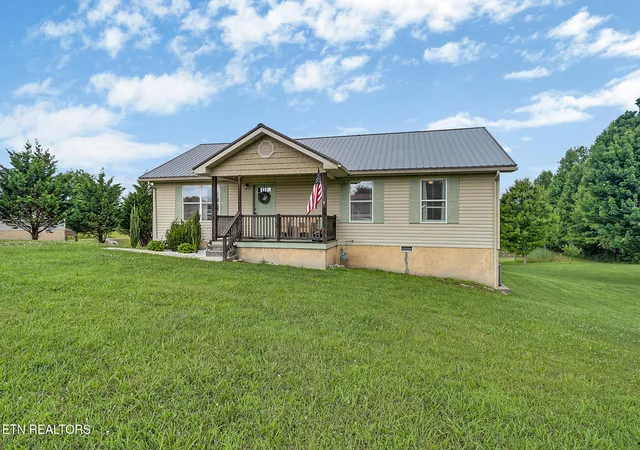 Homes for sale in Grimsley, TN | 111 Cassie Ln, Grimsley, TN 38565 | MLS# 1346765
