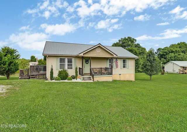 Homes for sale in Grimsley, TN | 111 Cassie Ln, Grimsley, TN 38565 | MLS# 1346765