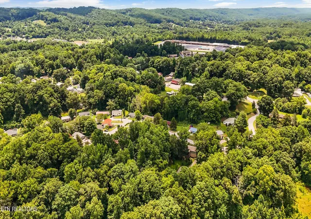 Homes for sale in Oliver Springs, TN | 534 Sleepy Hollow Rd, Oliver Springs, TN 37840 | MLS# 1346676