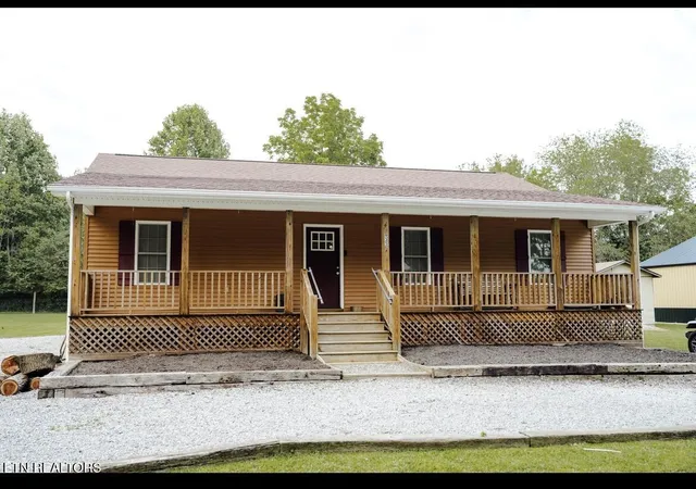 Homes for sale in Jamestown, TN | 935 Pine Tree Rd, Jamestown, TN 38556 | MLS# 1346637