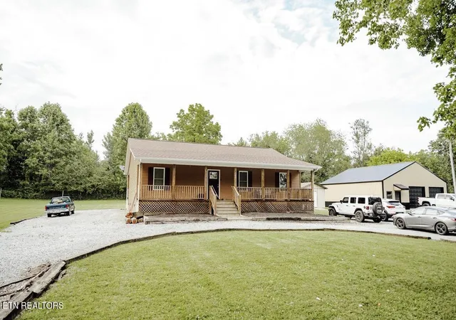 Homes for sale in Jamestown, TN | 935 Pine Tree Rd, Jamestown, TN 38556 | MLS# 1346637