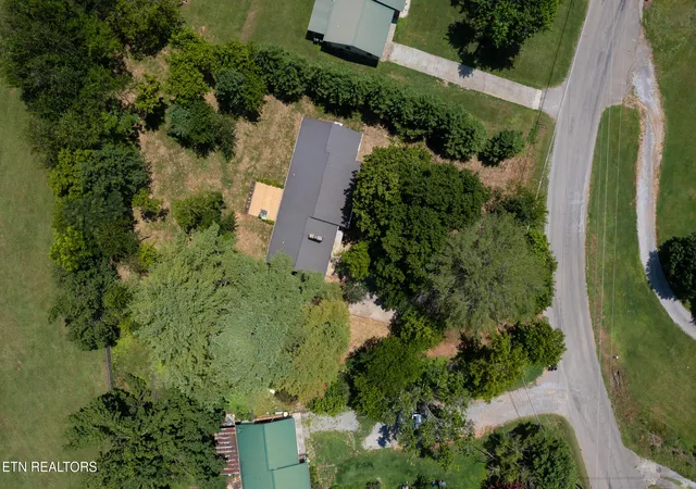 Homes for sale in Tellico Plains, TN | 474 Bank St, Tellico Plains, TN 37385 | MLS# 1346597