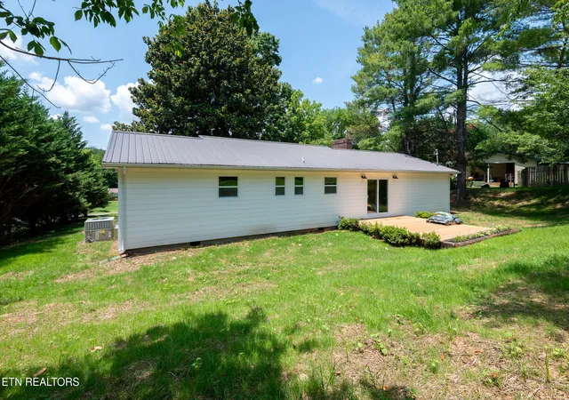 Homes for sale in Tellico Plains, TN | 474 Bank St, Tellico Plains, TN 37385 | MLS# 1346597