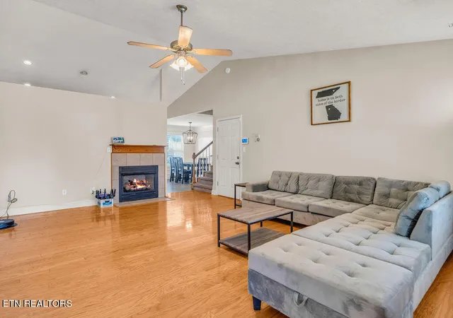 Photo 4 of Single family home for sale at 6861 Cardindale Dr, Knoxville, TN 37918 | MLS# 1346611 | Listing updated on 2026-07-07