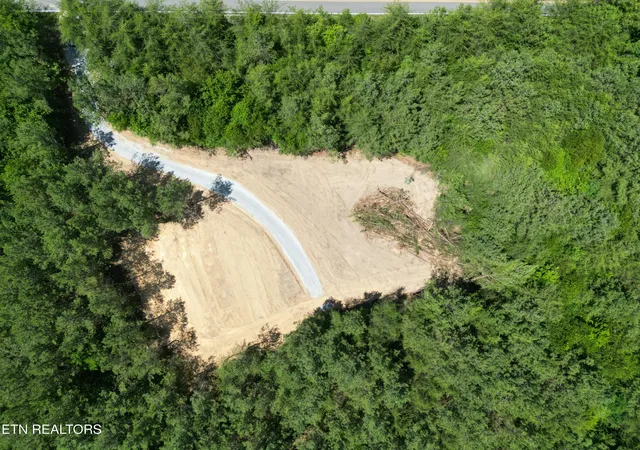Photo 1 of Sale Pending at 9217 Taylors Chapel Rd, Crossville, TN 38572 | MLS# 1346600 | Listing updated on 2026-08-20