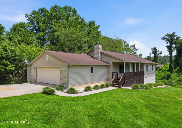 Homes for sale in Clinton, TN | 201 Windsong Rd, Clinton, TN 37716 | MLS# 1346645