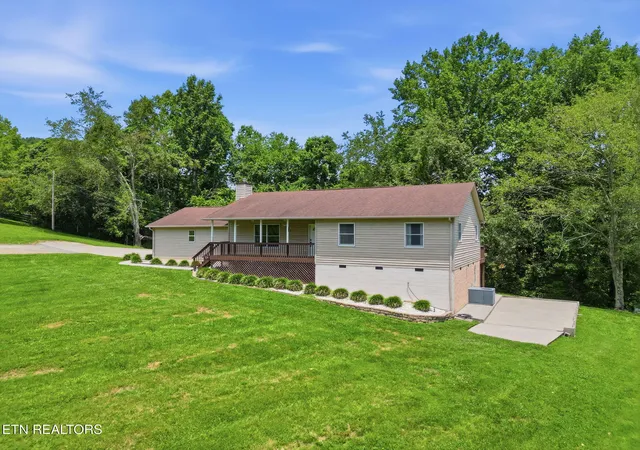 Homes for sale in Clinton, TN | 201 Windsong Rd, Clinton, TN 37716 | MLS# 1346645