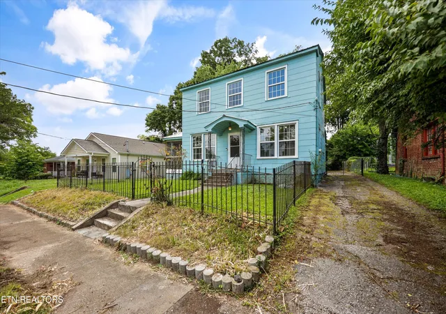 Homes for sale in Knoxville, TN | 3604 Lansing Ave, Knoxville, TN 37914 | MLS# 1347606