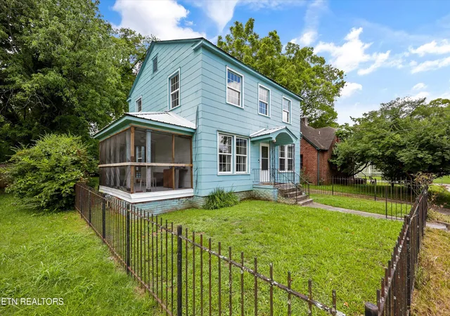 Homes for sale in Knoxville, TN | 3604 Lansing Ave, Knoxville, TN 37914 | MLS# 1347606