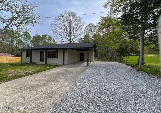 Homes for sale in Winfield, TN | 2315 Pine Grove Rd, Winfield, TN 37892 | MLS# 1346638
