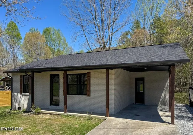 Homes for sale in Winfield, TN | 2315 Pine Grove Rd, Winfield, TN 37892 | MLS# 1346638