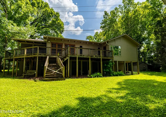 Photo 4 of Single family home for sale at 8229 E Lamar Alexander Pkwy, Townsend, TN 37882 | MLS# 1346643 | Listing updated on 2026-07-03