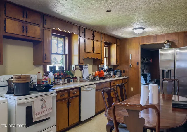 Homes for sale in Oakdale, TN | 109 Camp Howard Rd, Oakdale, TN 37829 | MLS# 1346852
