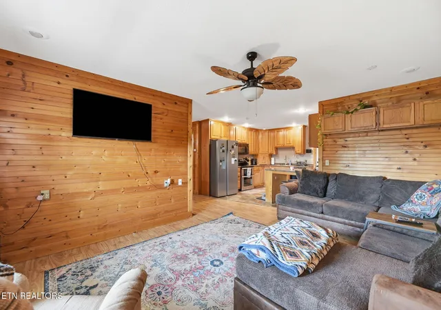 4th image of 633 Russell Ave, Harriman, TN 37748 | MLS# 1346853