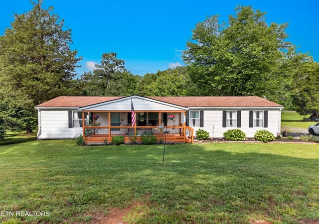 Homes for sale in Clinton, TN | 267 Pine Ridge Rd, Clinton, TN 37716 | MLS# 1346692