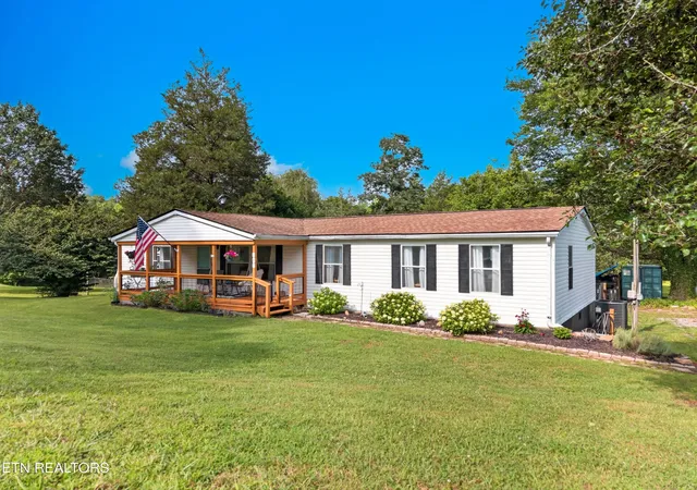 Homes for sale in Clinton, TN | 267 Pine Ridge Rd, Clinton, TN 37716 | MLS# 1346692