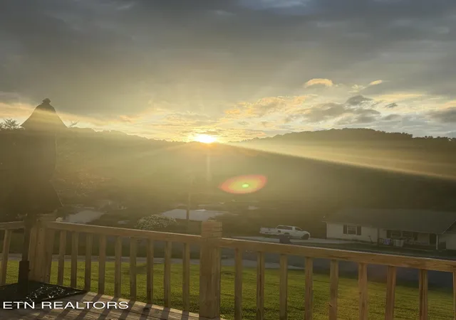 38th image of 1129 Melton Hill Cir, Clinton, TN 37716 | MLS# 1346705