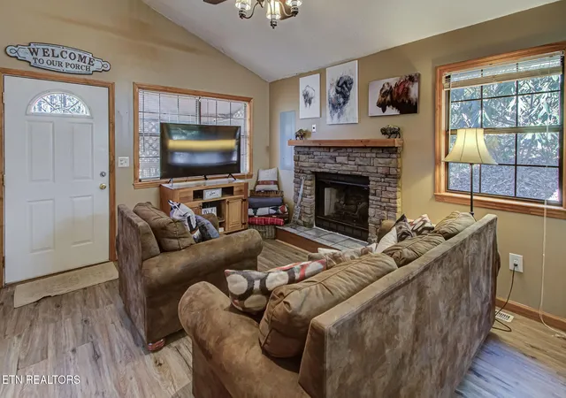 Homes for sale in Gatlinburg, TN | 216 Whaley Dr, Gatlinburg, TN 37738 | MLS# 1346709