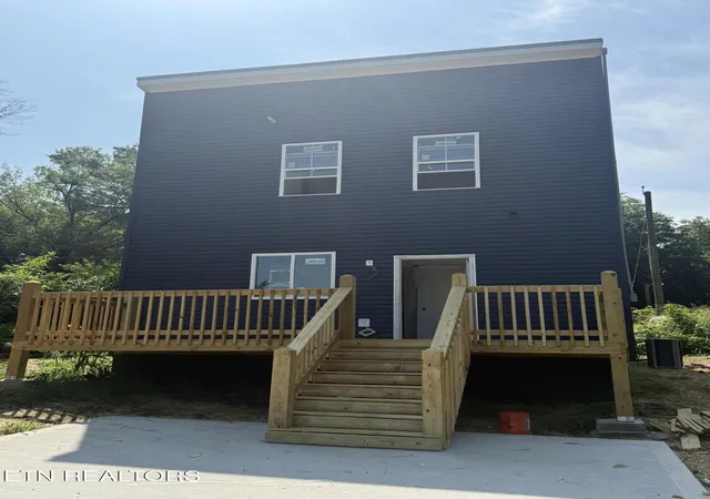 Photo 3 of Single family home for sale at 1315 Iredell Ave, Knoxville, TN 37921 | MLS# 1346854 | Listing updated on 2026-07-31