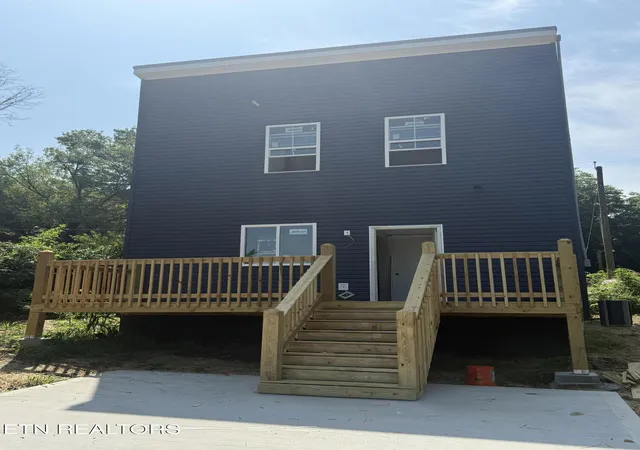 Photo 3 of Single family home for sale at 1315 Iredell Ave, Knoxville, TN 37921 | MLS# 1346854 | Listing updated on 2026-07-31