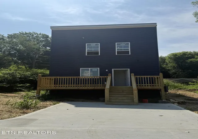 Photo 4 of Single family home for sale at 1315 Iredell Ave, Knoxville, TN 37921 | MLS# 1346854 | Listing updated on 2026-07-31