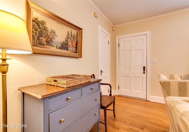 Photo 4 of Sale Pending at 5026 Jacksboro Pike, Knoxville, TN 37918 | MLS# 1346747 | Listing updated on 2026-08-20