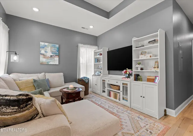 Photo 2 of Single family home for sale at 3303 Taylor St, Chattanooga, TN 37406 | MLS# 1347110 | Listing updated on 2026-09-03