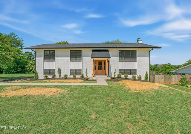 Homes for sale in Powell, TN | 8236 Spruceland Rd, Powell, TN 37849 | MLS# 1346760