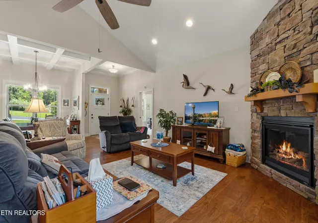 Homes for sale in Loudon, TN | 302 Gado Tr, Loudon, TN 37774 | MLS# 1346753