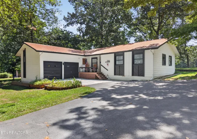 Homes for sale in Crossville, TN | 7084 Big Horn Dr, Crossville, TN 38572 | MLS# 1347027