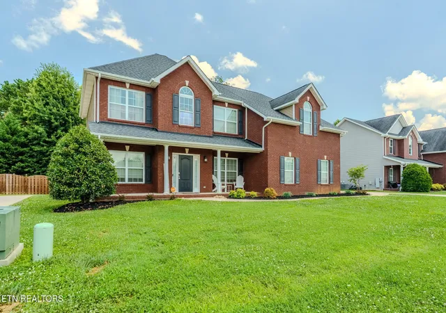 Photo 2 of Single family home for sale at 2709 Daventry Dr, Maryville, TN 37804 | MLS# 1346766 | Listing updated on 2026-07-30