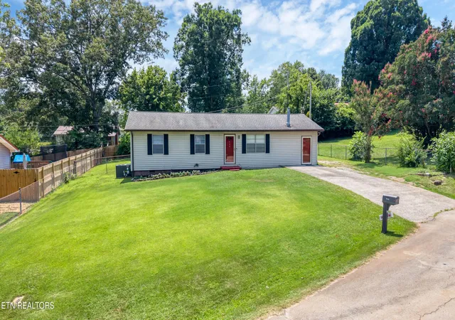 3rd image of 408 Ocoee Dr, Maryville, TN 37801 | MLS# 1347369