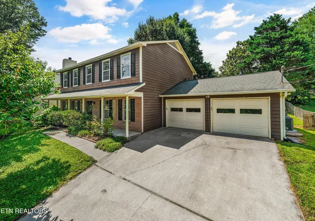 Photo 1 of Sale Pending at 11033 Ctr Cross Dr, Knoxville, TN 37934 | MLS# 1346770 | Listing updated on 2026-09-17