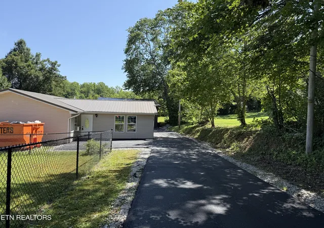 Photo 4 of Single family home for sale at 175 Hl Top St, Huntsville, TN 37756 | MLS# 1346821 | Listing updated on 2026-09-14