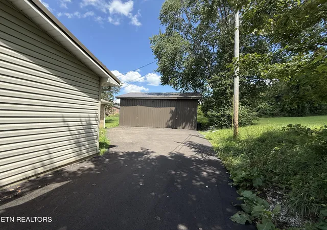 Photo 3 of Single family home for sale at 175 Hl Top St, Huntsville, TN 37756 | MLS# 1346821 | Listing updated on 2026-09-14