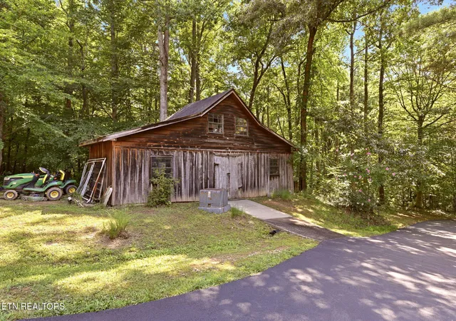 Homes for sale in Wartburg, TN | 146 Peach Tree Cir, Wartburg, TN 37887 | MLS# 1346847