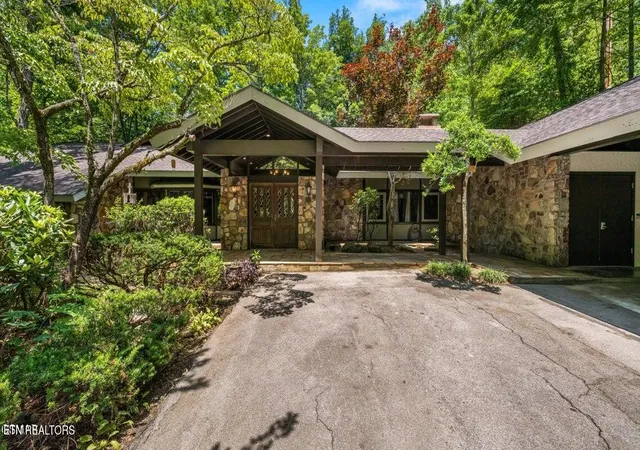 1st image of 1115 Old Cartertown Rd, Gatlinburg, TN 37738 | MLS# 1347127