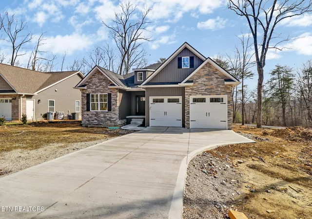 Homes for sale in Fairfield Glade, TN | 102 Amherst Dr, Fairfield Glade, TN 38558 | MLS# 1346818