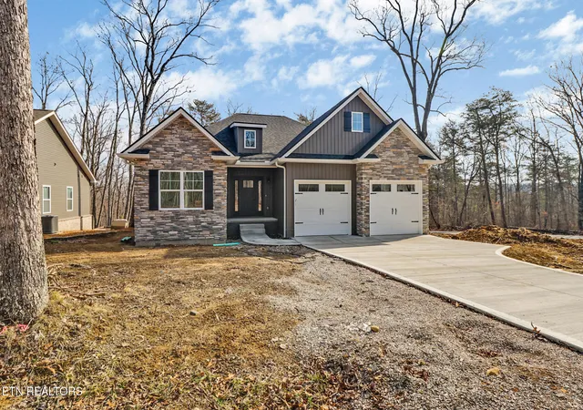 Homes for sale in Fairfield Glade, TN | 102 Amherst Dr, Fairfield Glade, TN 38558 | MLS# 1346818