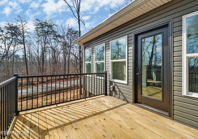 Photo 3 of Single family home for sale at 102 Amherst Dr, Crossville, TN 38558 | MLS# 1346818 | Listing updated on 2026-10-08