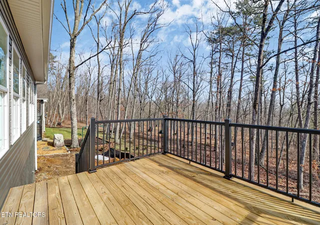 Photo 3 of Single family home for sale at 102 Amherst Dr, Crossville, TN 38558 | MLS# 1346818 | Listing updated on 2026-10-28
