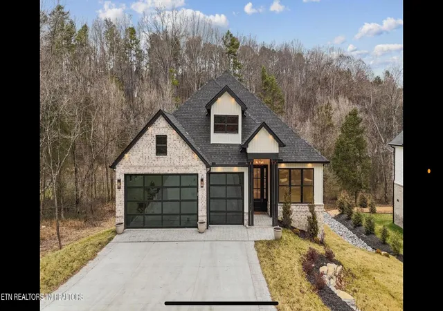 Photo 2 of Single family home for sale at 218 Oostanali Way, Loudon, TN 37774 | MLS# 1346786 | Listing updated on 2026-07-02