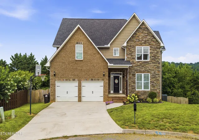 Homes for sale in Knoxville, TN | 705 Huntcliff Ln, Knoxville, TN 37922 | MLS# 1347734