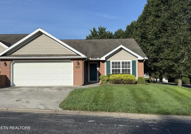 Photo 2 of Sale Pending at 401 Winthrope Way, Knoxville, TN 37923 | MLS# 1346828 | Listing updated on 2026-09-01